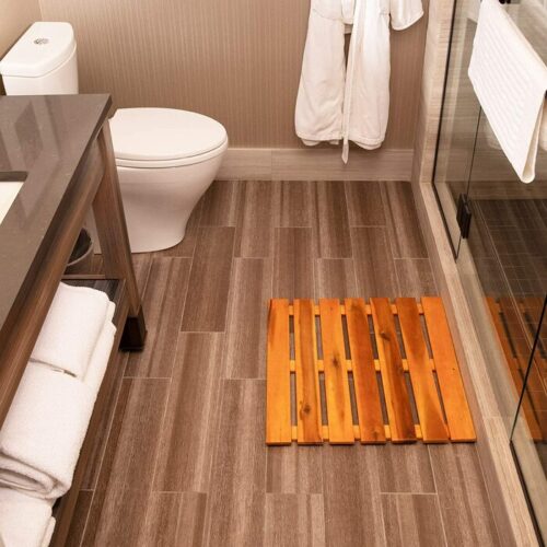 Sàn nhà tắm bằng gỗ keo